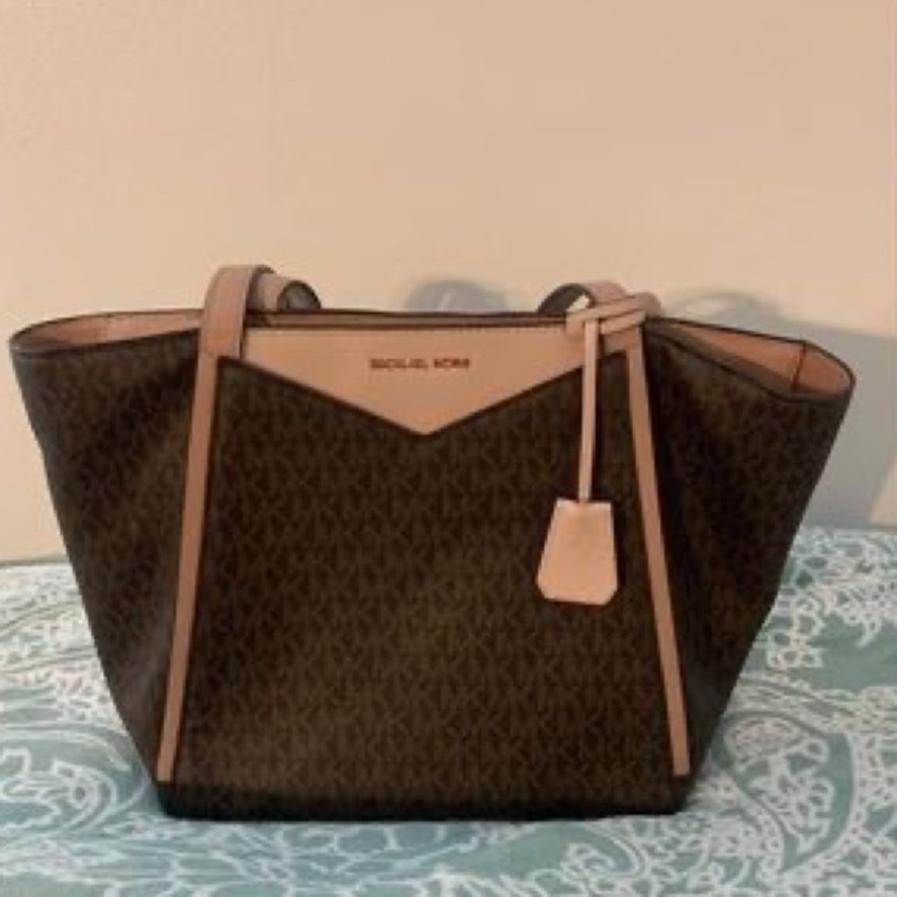 Authentic Michale Kors Shoulder Bag
